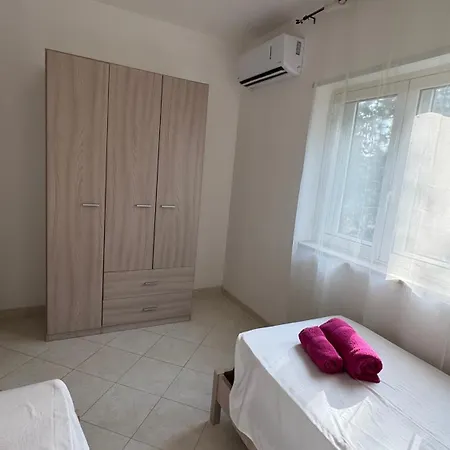 Pizzo Club Two Bed 86f *